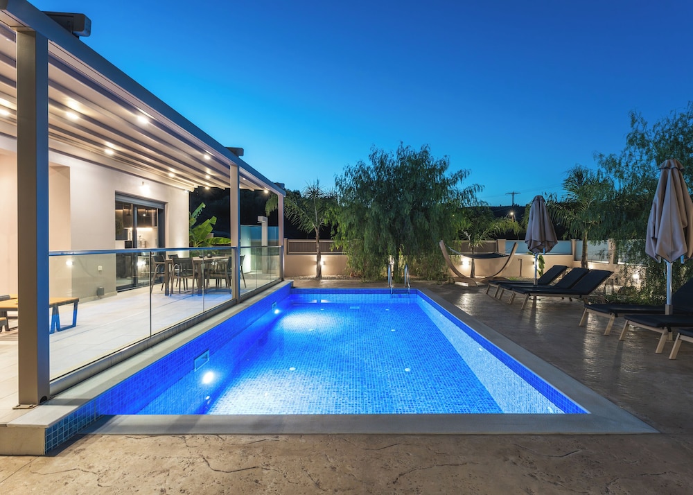 Amelia Residence — 4-Star Luxury Hotel in Zakynthos, Greece