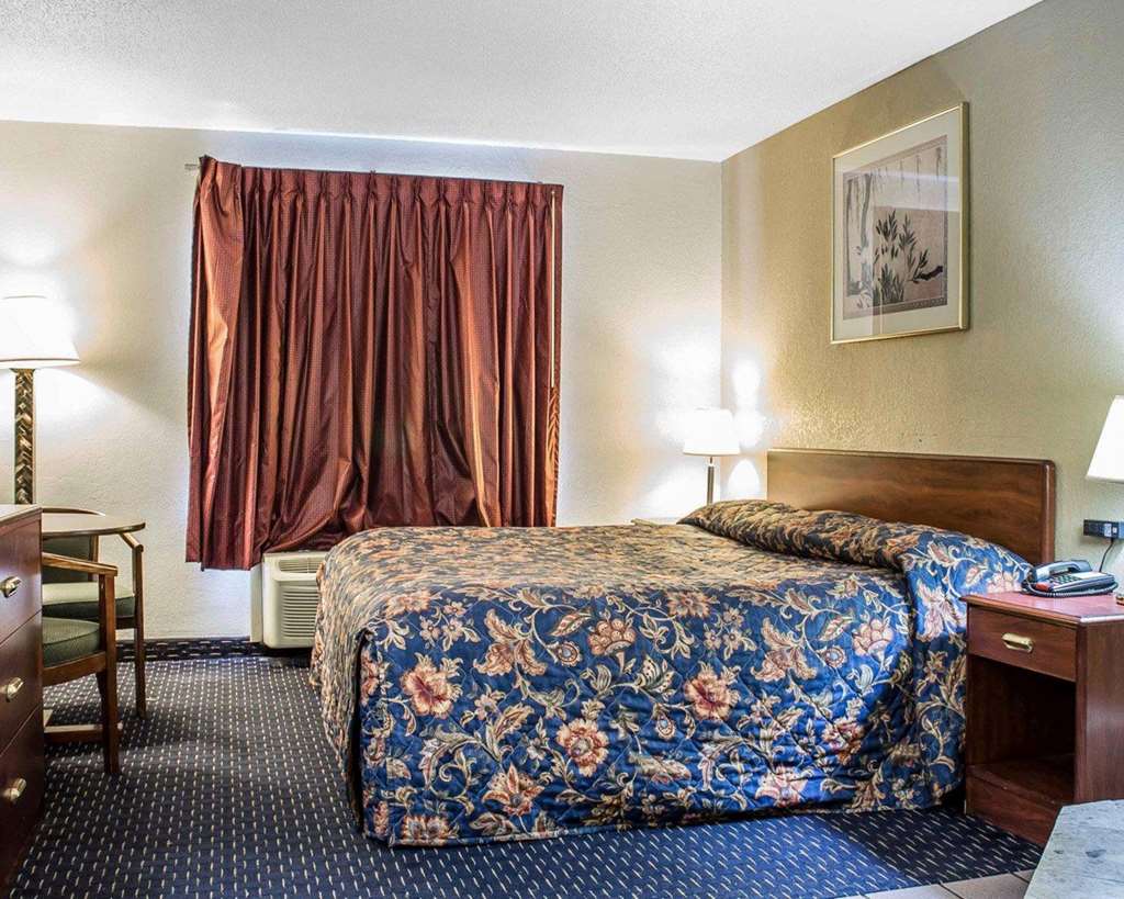 Econo Lodge Scranton near Montage Mountain - photo 15