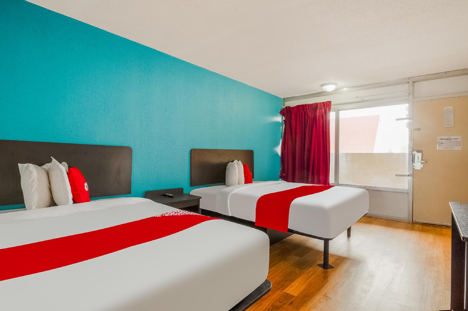 OYO Hotel St. Louis Lambert Airport - photo 11