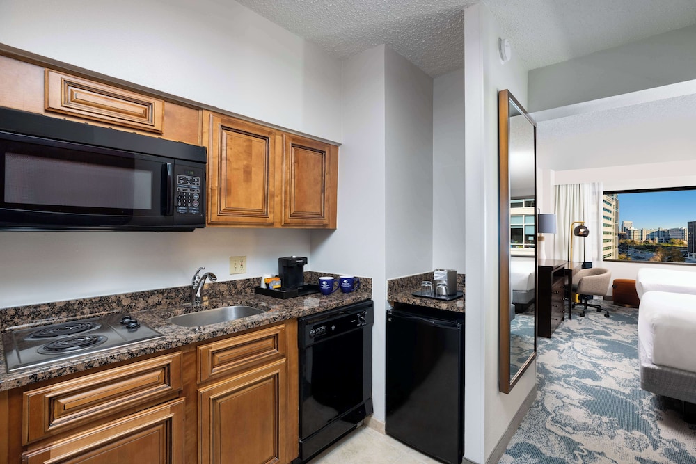 DoubleTree by Hilton Houston Medical Center Hotel & Suites - photo 23
