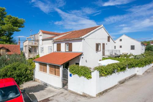 Holiday house with a parking space Milna Brac 20140 — 4-Star Luxury Hotel in Milna, Croatia