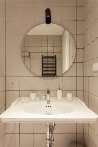 2BR luxury apartment with 2 Balconies in historic Tbilisi