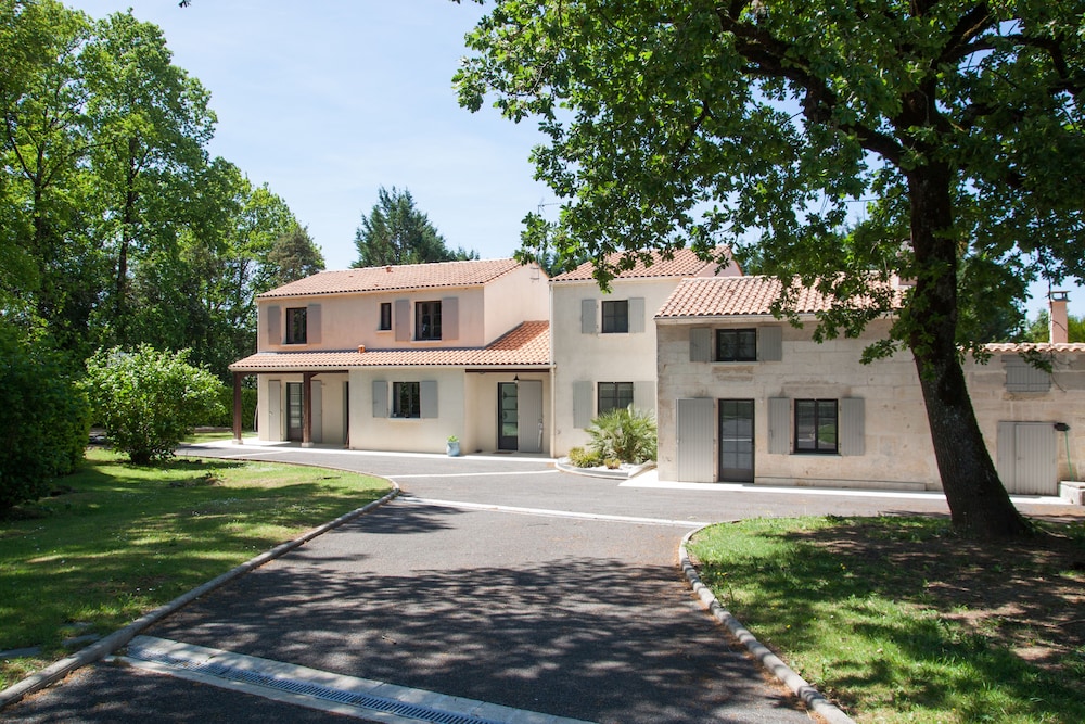 Le Clos des Lilas — hotel in Jarnac