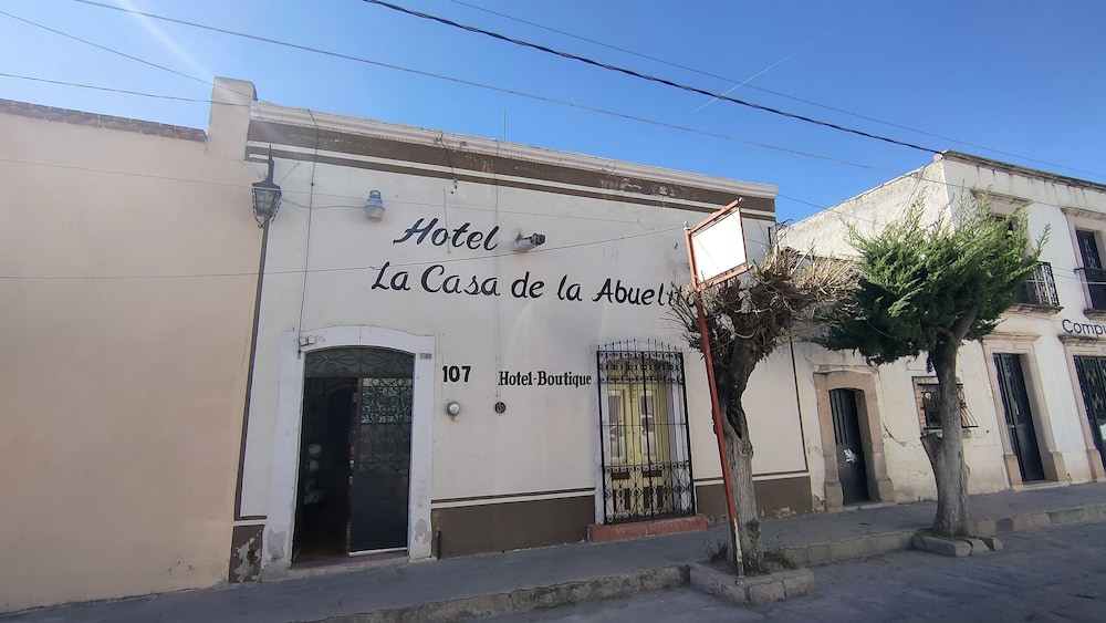 OYO Hotel Casa de la Abuelita Xalapa — hotel in Jerez De Garcia Salinas