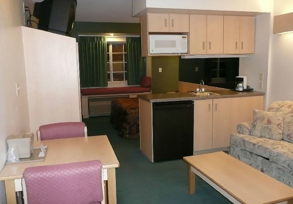 Mariner's Village Resort - photo 3