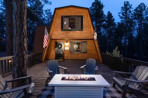Grand Canyon Cabin One hour and 10 minutes to the South Entrance — 4-Star Luxury Hotel in Williams, United States