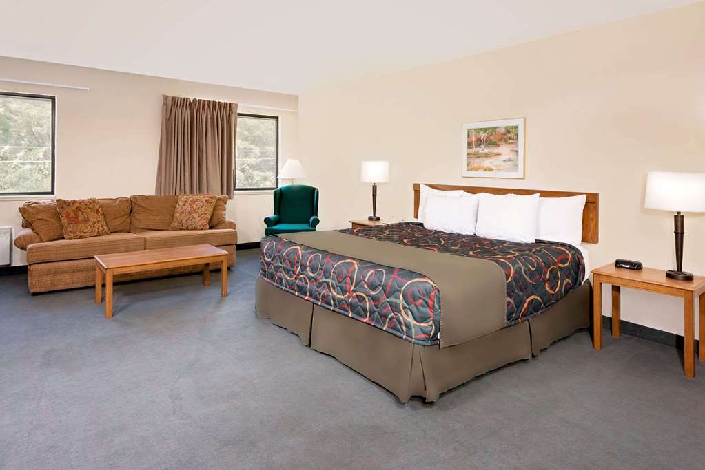 Days Inn by Wyndham Boonville - photo 11