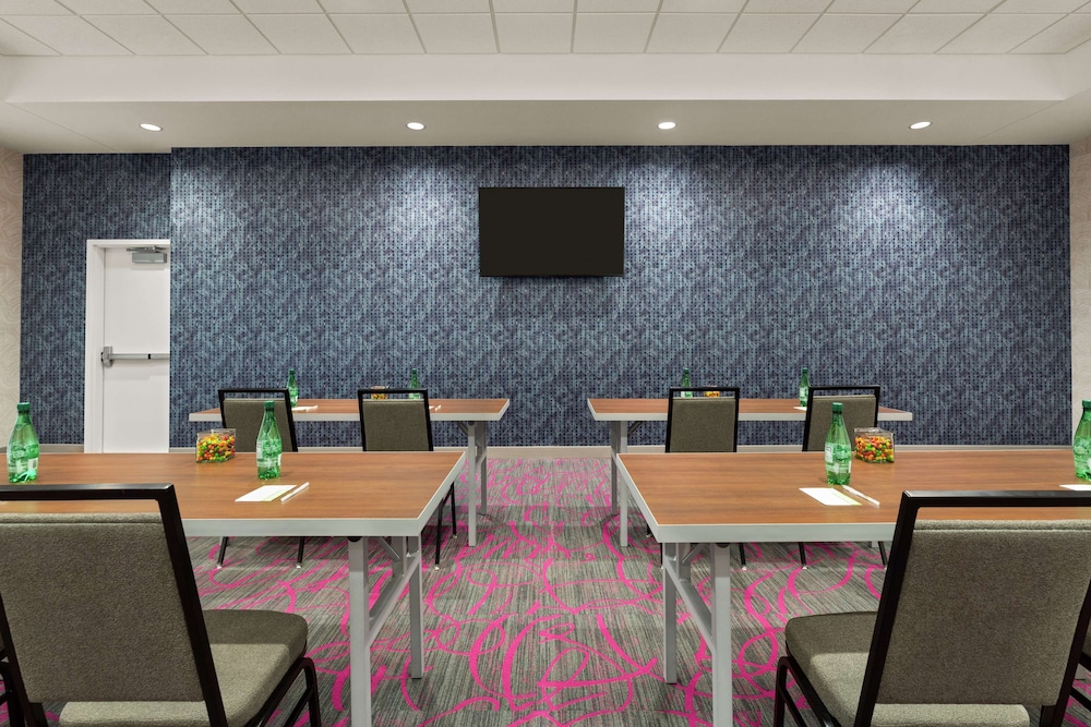 Home2 Suites by Hilton Colorado Springs South - photo 33