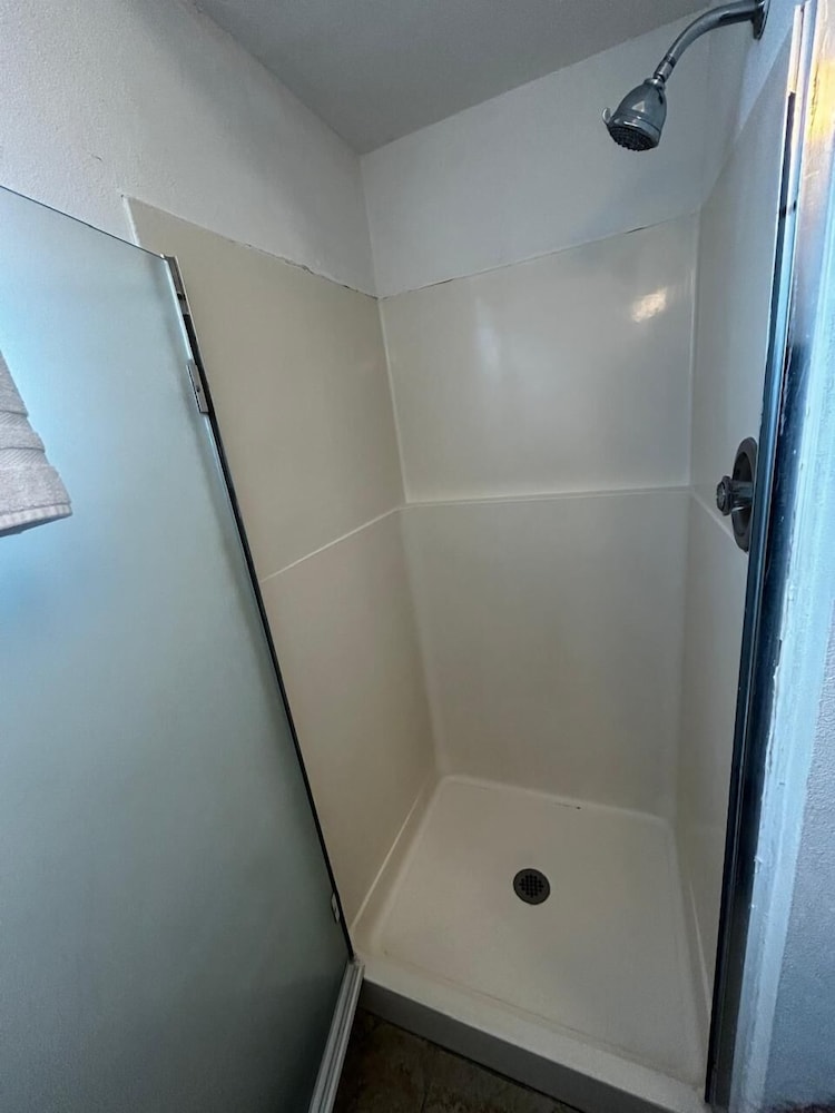 Travelers Inn by OYO Longview Kelso - photo 23