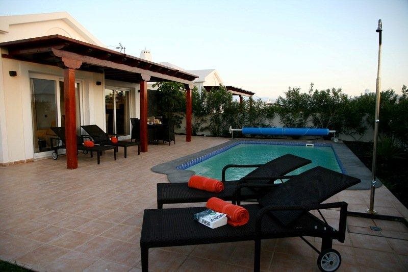 Paradise Villas Club — 4-Star Luxury Hotel in Playa Blanca, Spain