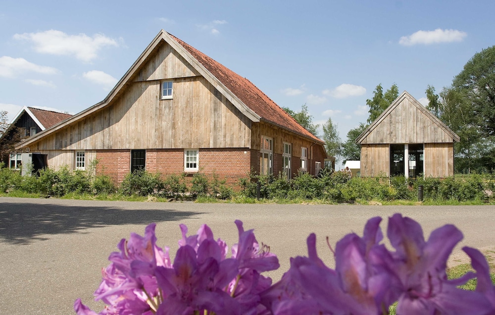 B&B Erve Fakkert — 4-Star Luxury Hotel in Rossum, Netherlands