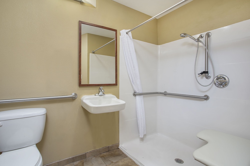 Candlewood Suites Tuscaloosa by IHG - photo 45