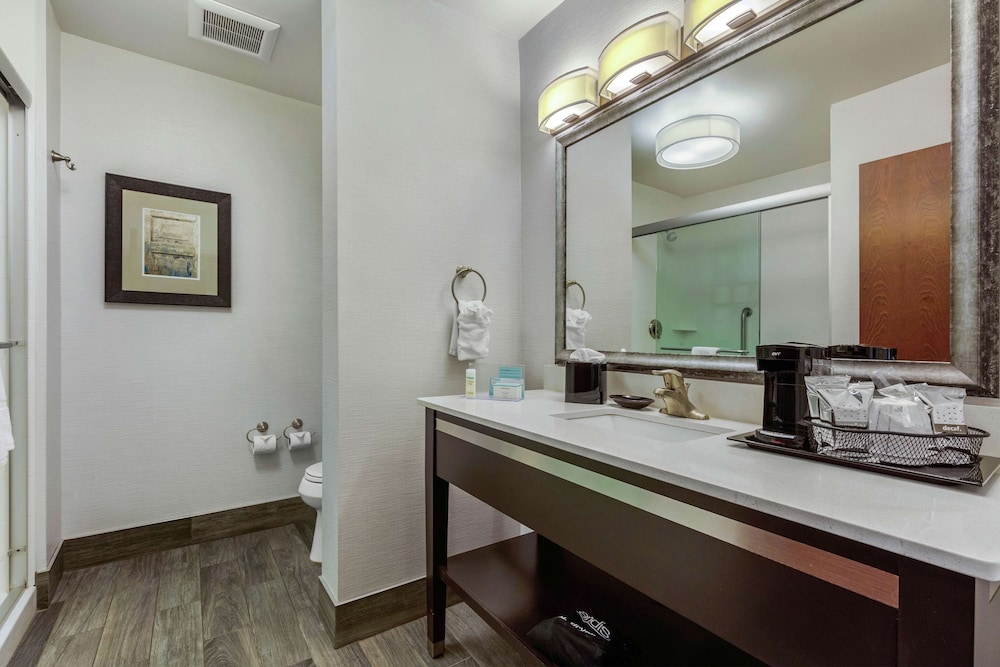 Hampton Inn & Suites Columbus - photo 36
