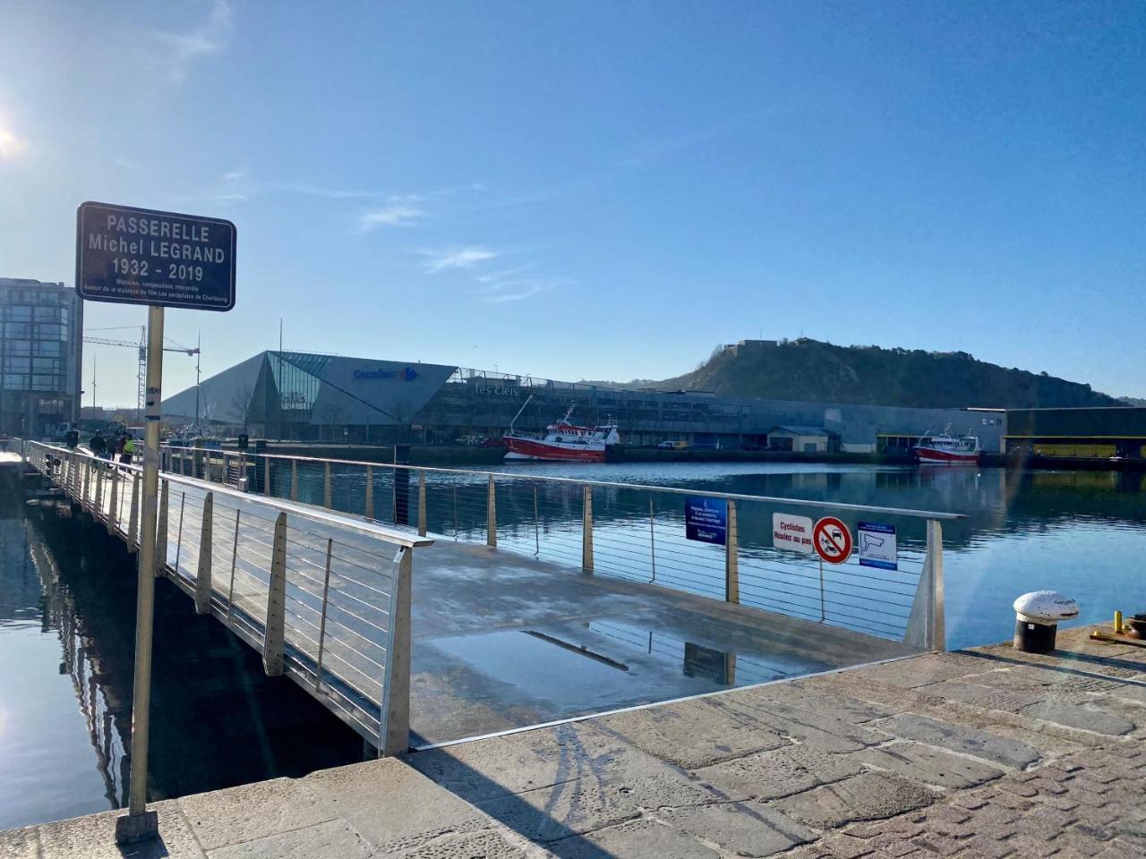 Le Hublot Meuble Tourisme Classe 3 Etoiles in Cherbourg-Octeville, France