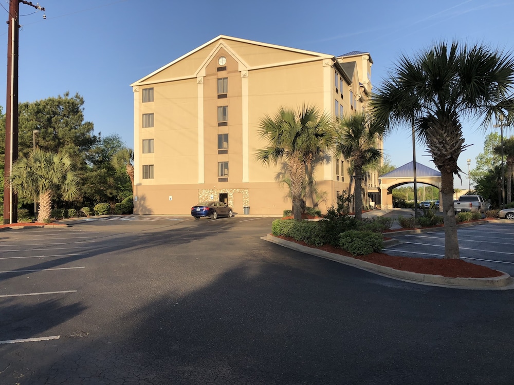Country Inn & Suites by Radisson Murrells Inlet SC - photo 36