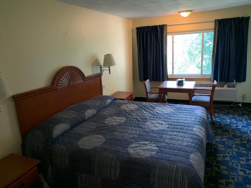 Rumford Motor Inn - photo 14