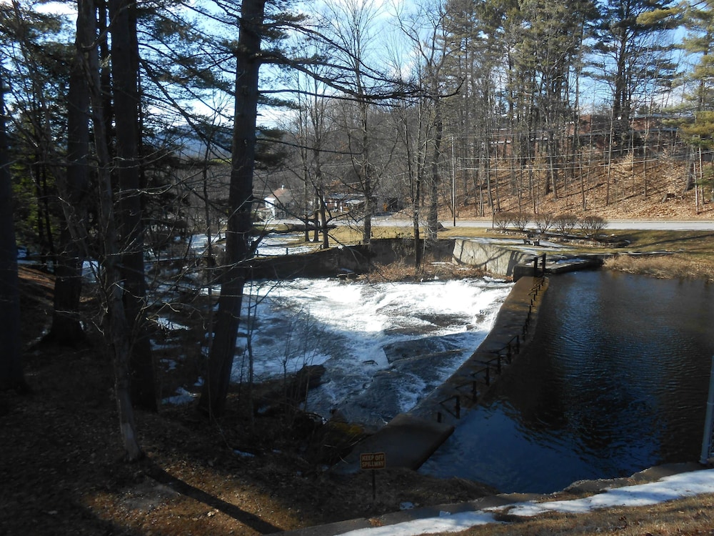 Rockwell Falls Inn and Wine Bar - photo 87