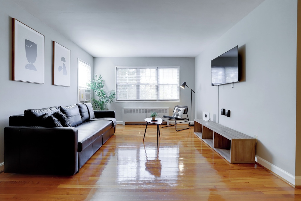 Stylish Corporate Apartment in Alexandria — 4-Star Luxury Hotel in Alexandria, United States