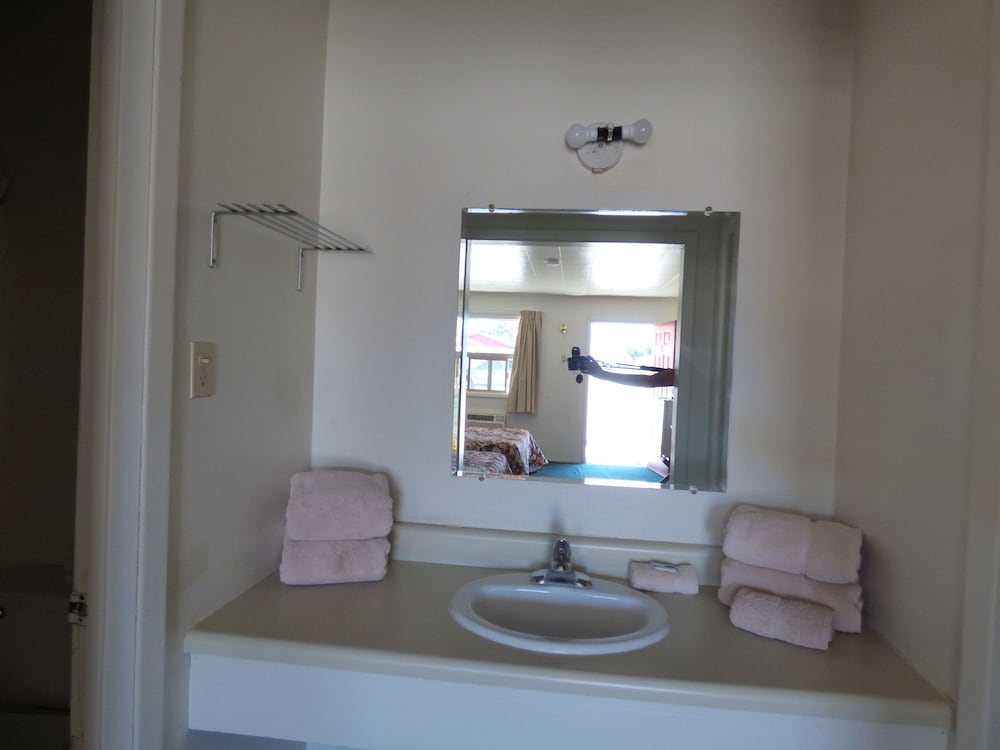Carrizozo Inn - photo 23