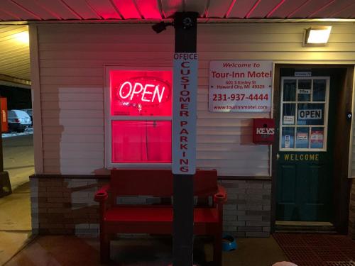 Tour Inn Motel - photo 4