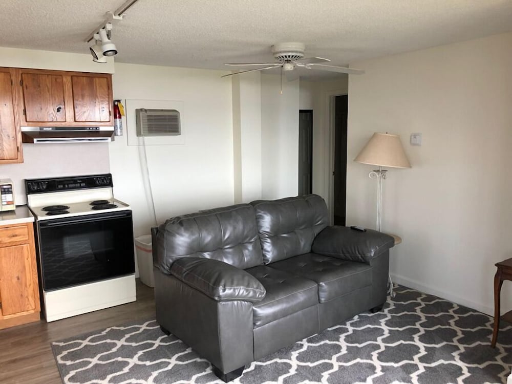 West Winds Motel & Cottages - photo 16