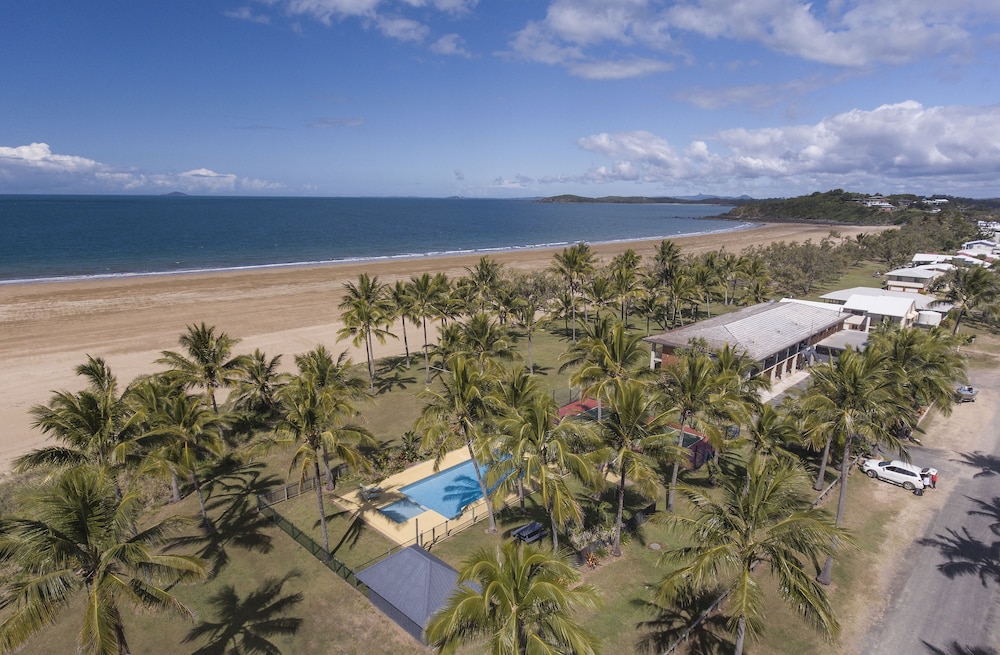 Sarina Beach Motel — hotel in Sarina