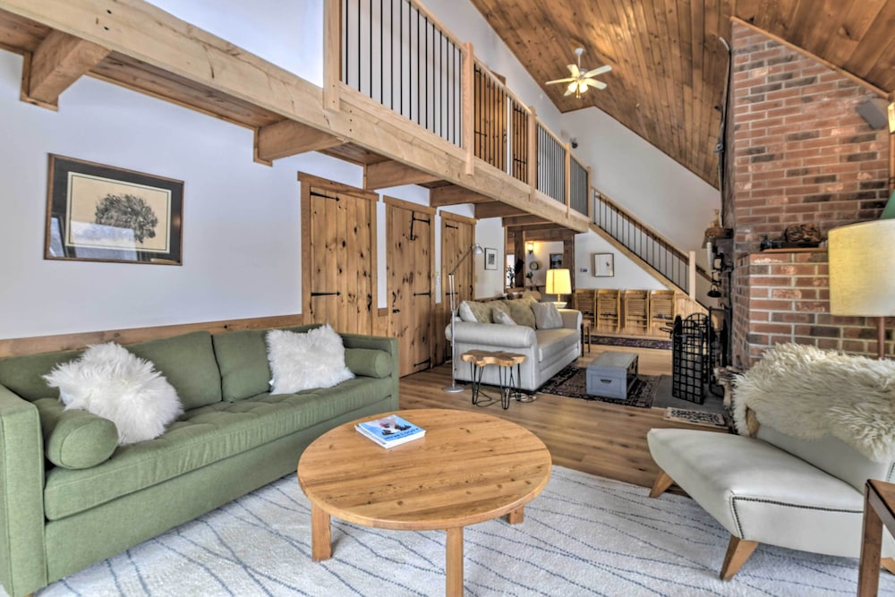 Upscale Montgomery Cabin Near Jay Peak Resort - photo 19