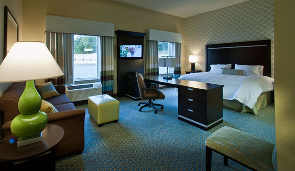 Hampton Inn & Suites Denison - photo 9
