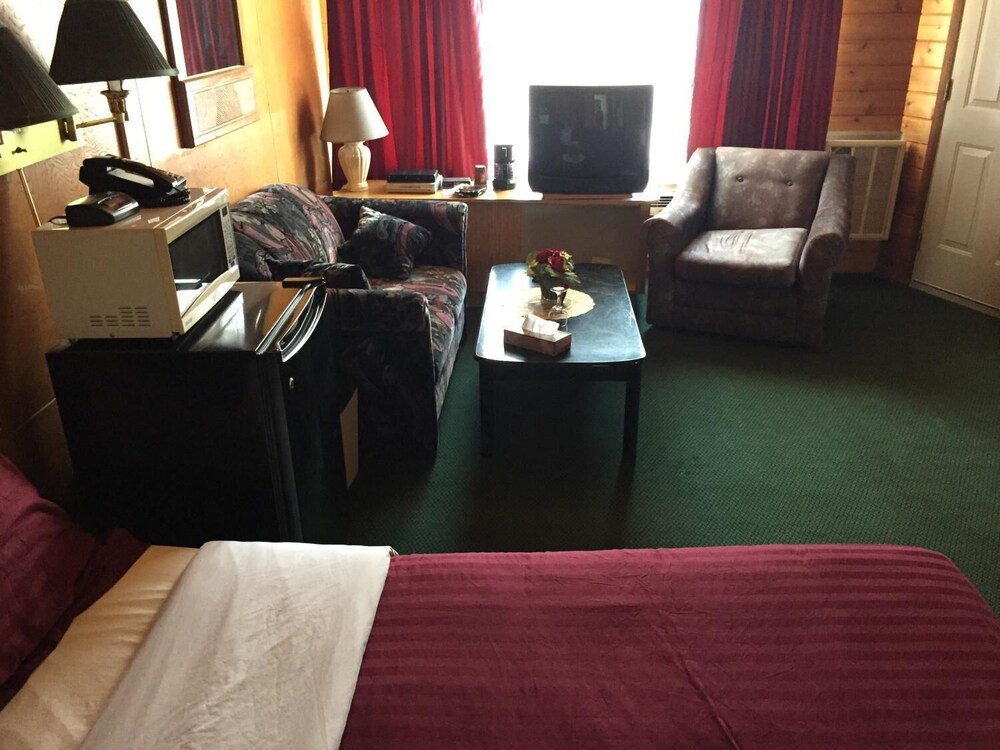The Hotel at Falcon lake — hotel in Kenora