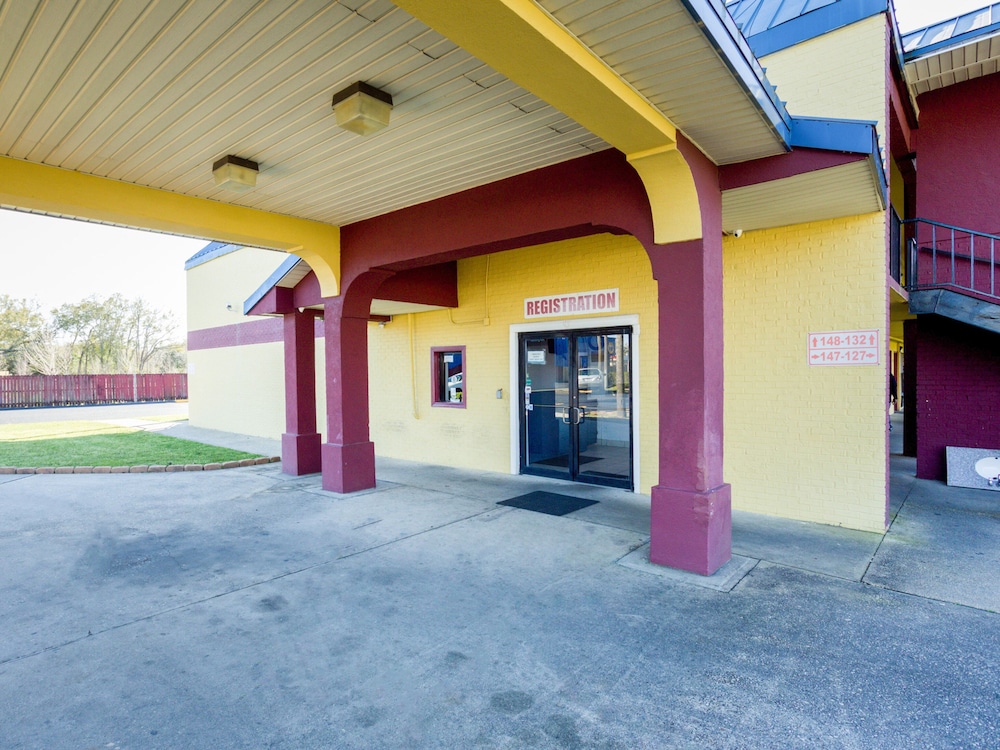 OYO Hotel Pensacola I 10 & Hwy 29 - photo 21