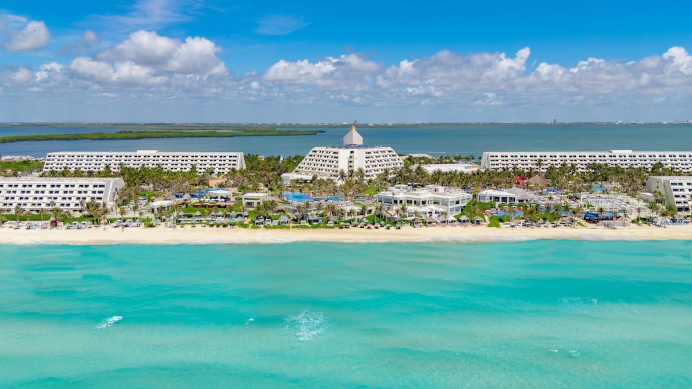 The Pyramid Cancun By Oasis All Inclusive