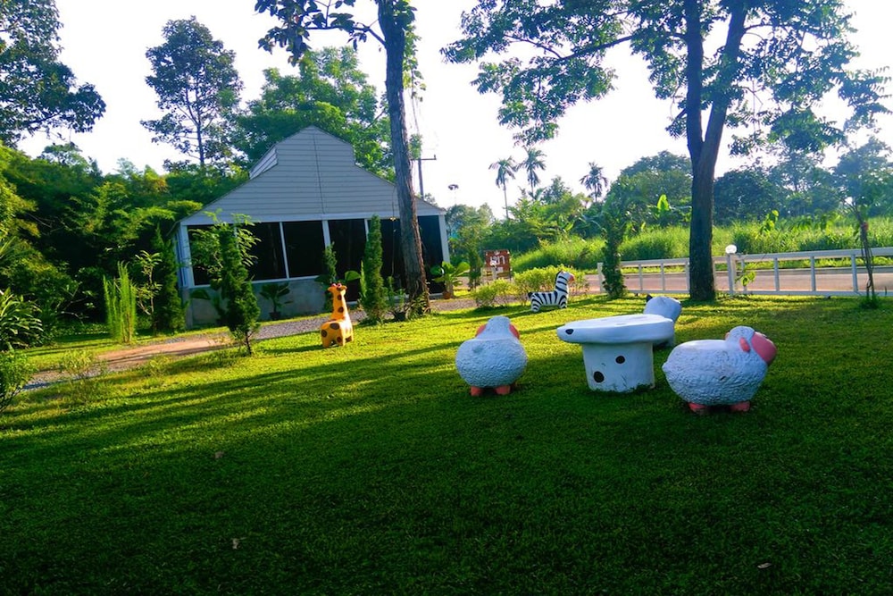Saengcha Farm Resort — hotel in Prachantakham