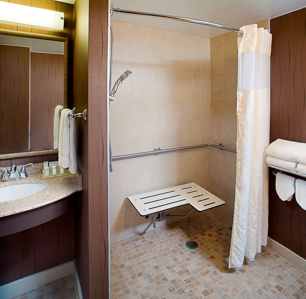 Hilton Garden Inn Hartford North Bradley International Airport - photo 27