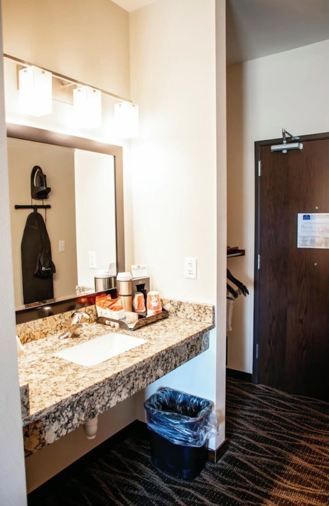 Cobblestone Inn & Suites Clarinda - photo 39