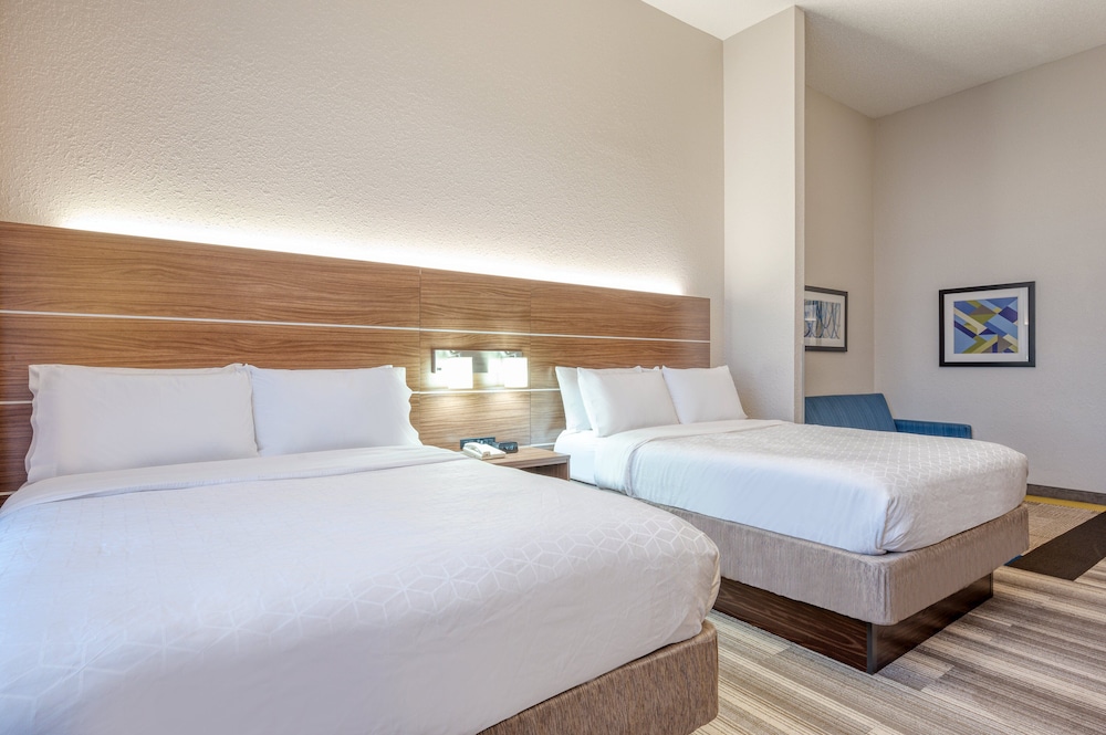 Holiday Inn Express & Suites Vandalia by IHG - photo 22