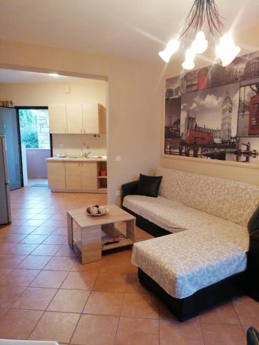 Enoikiazomena diamerismata mezonetes Giannakoudis No7 — 4-Star Luxury Hotel in Nikiti, Greece