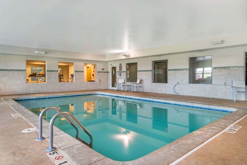 Country Inn & Suites by Radisson Rossford Toledo South - photo 39
