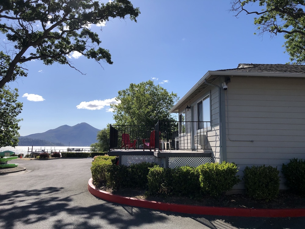 Clear Lake Cottages & Marina - photo 26