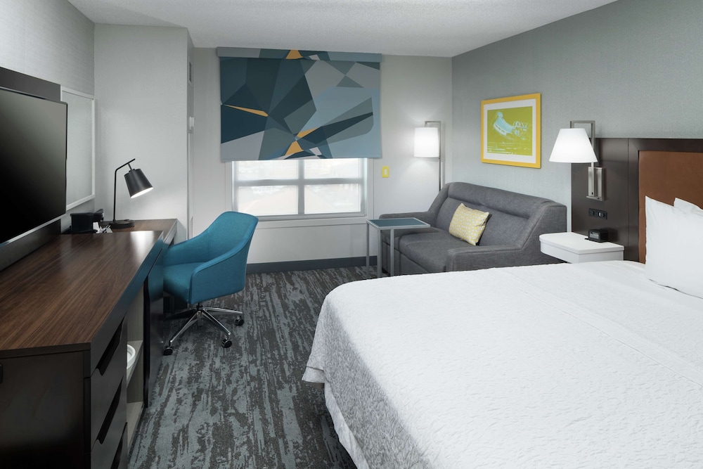 Hampton Inn & Suites Memphis Beale Street - photo 17