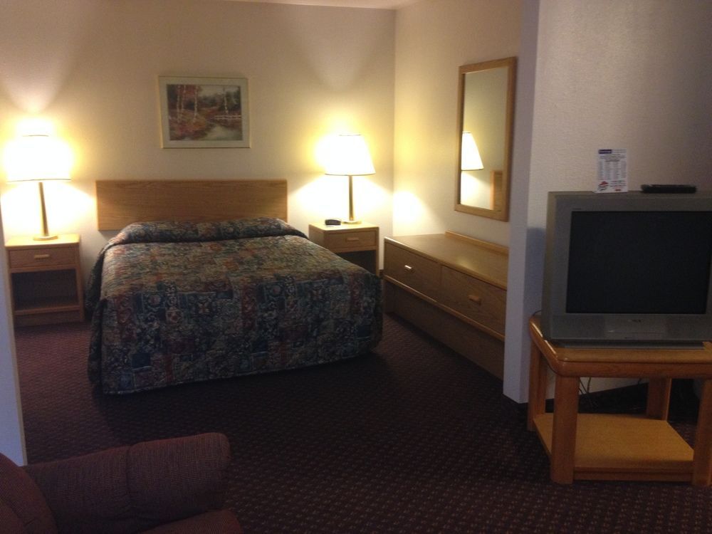 Travelodge by Wyndham Deer Lodge Montana - photo 17