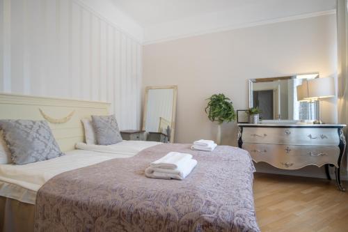 Dream Stay Historical 3 Bedroom Apartment with Sauna