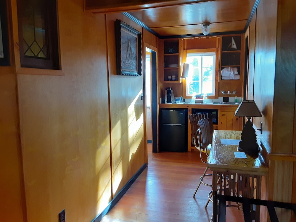 Anchor Inn Resort - photo 34