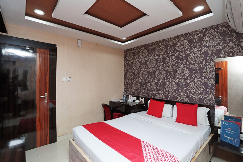 OYO 24971 Hotel South City
