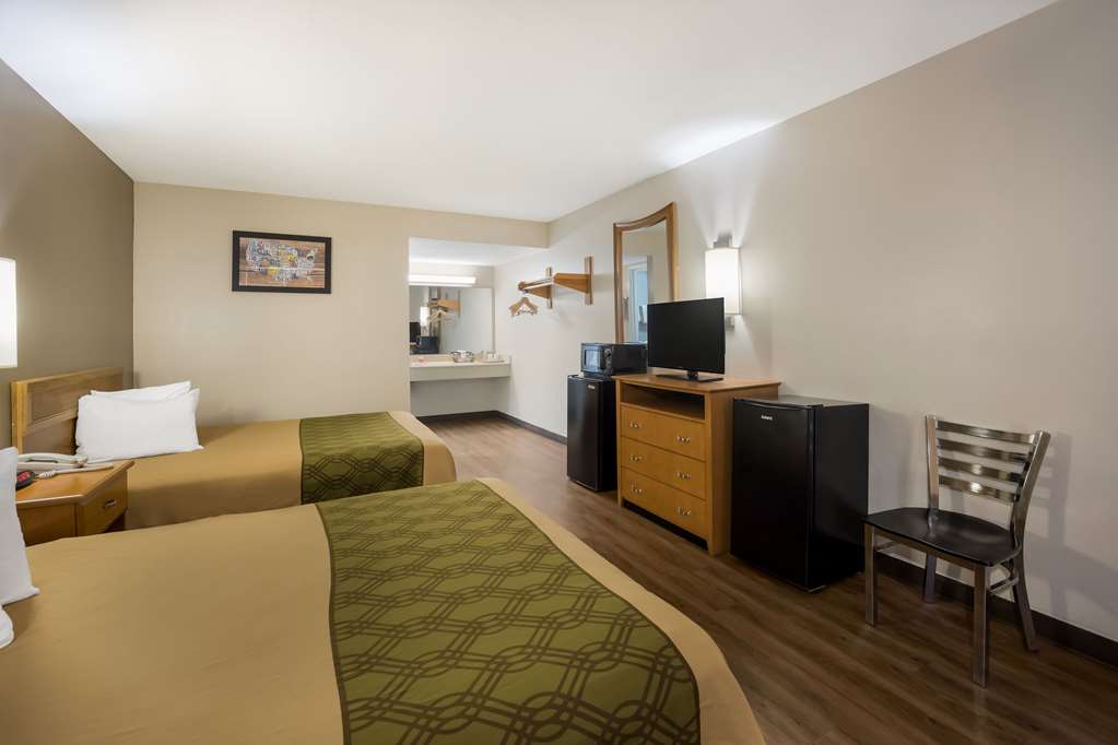 Econo Lodge Live Oak - photo 7