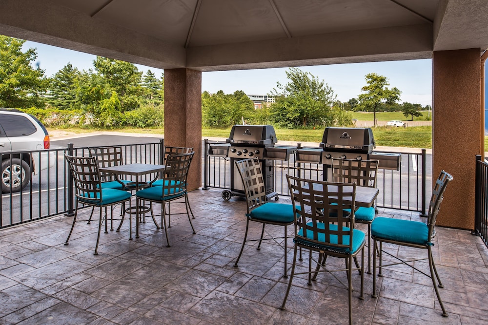 Candlewood Suites Topeka West by IHG - photo 16