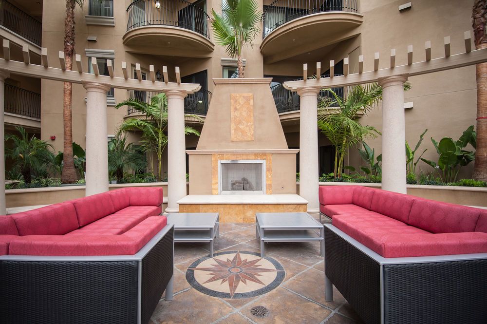 Sunshine Suites at 909 West Temple Street - photo 11