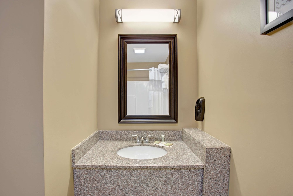 Super 8 by Wyndham Asbury Park