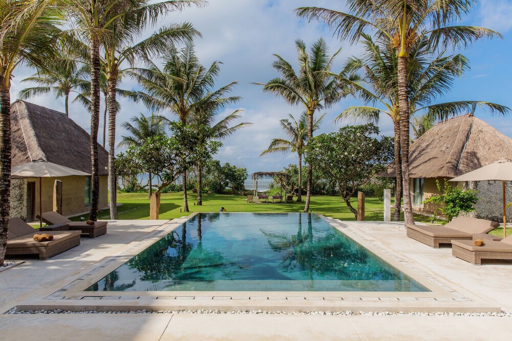 Beraban Beach House — 4-Star Luxury Hotel in Bali, Indonesia