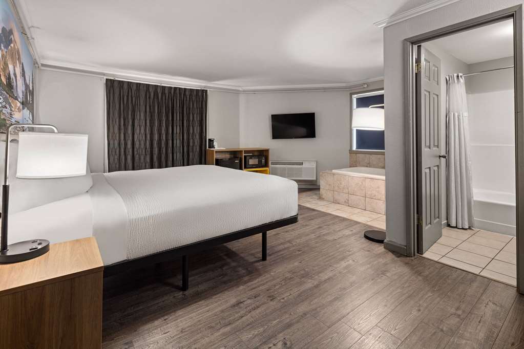 Days Inn by Wyndham Lakewood South Tacoma - photo 39