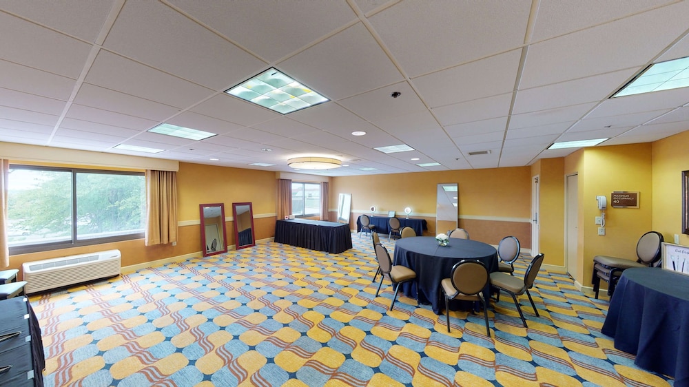 DoubleTree by Hilton Boston North Shore - photo 53